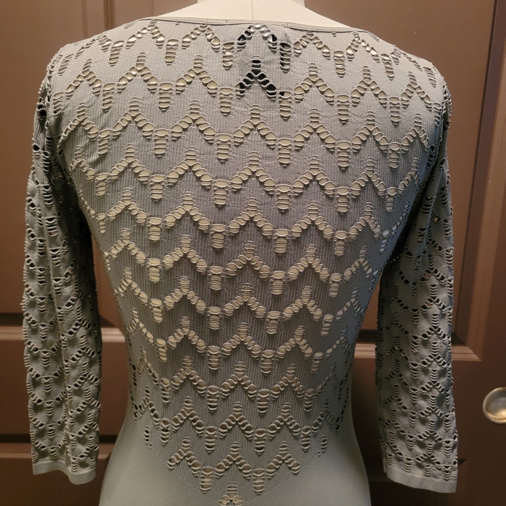 BEBE SEXY LASER CUT BODYCON DRESS✨HOST PICK✨ - Picture 4 of 7